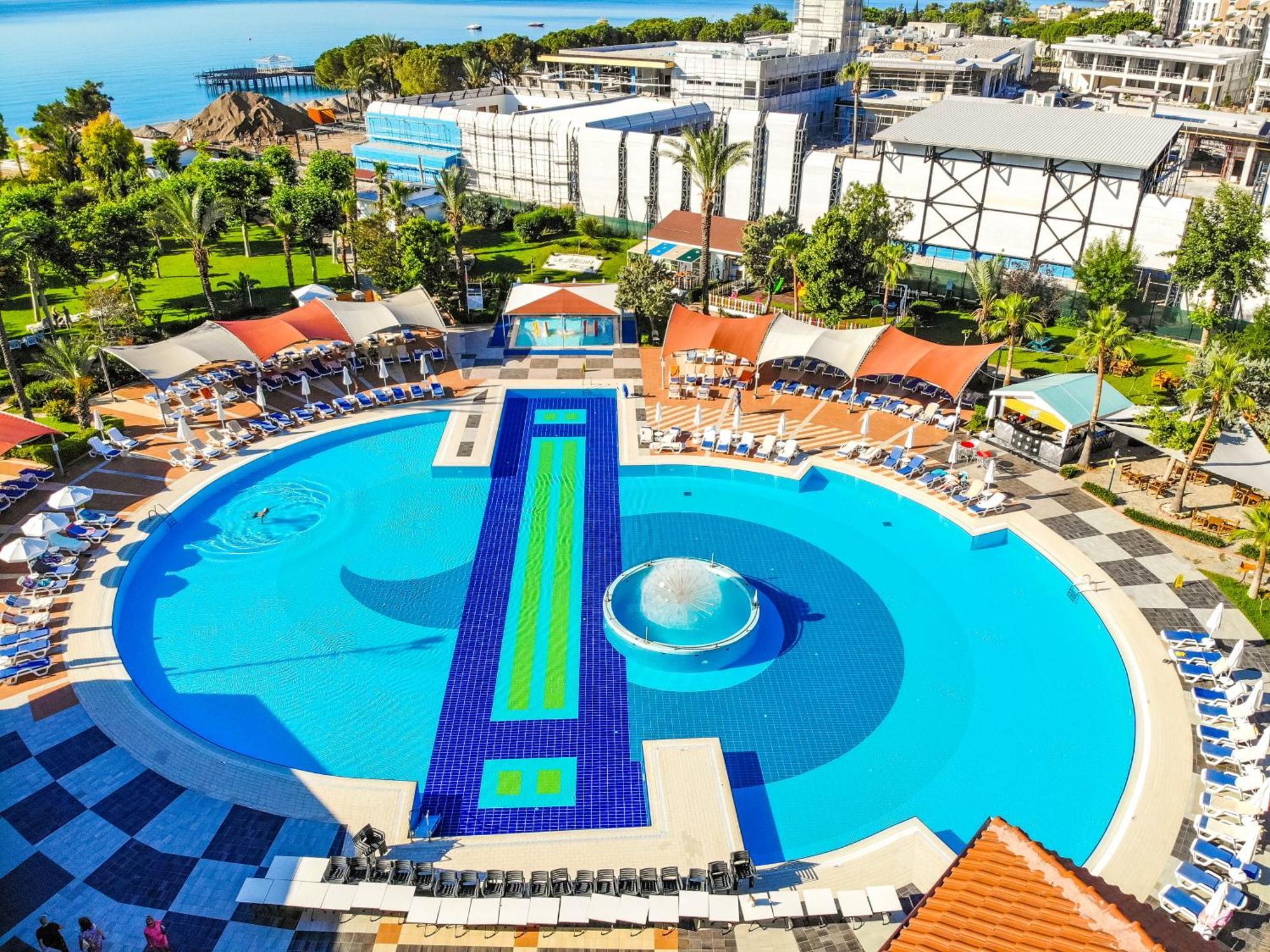 Queen'S Park Le Jardin Kemer Ngoại thất bức ảnh