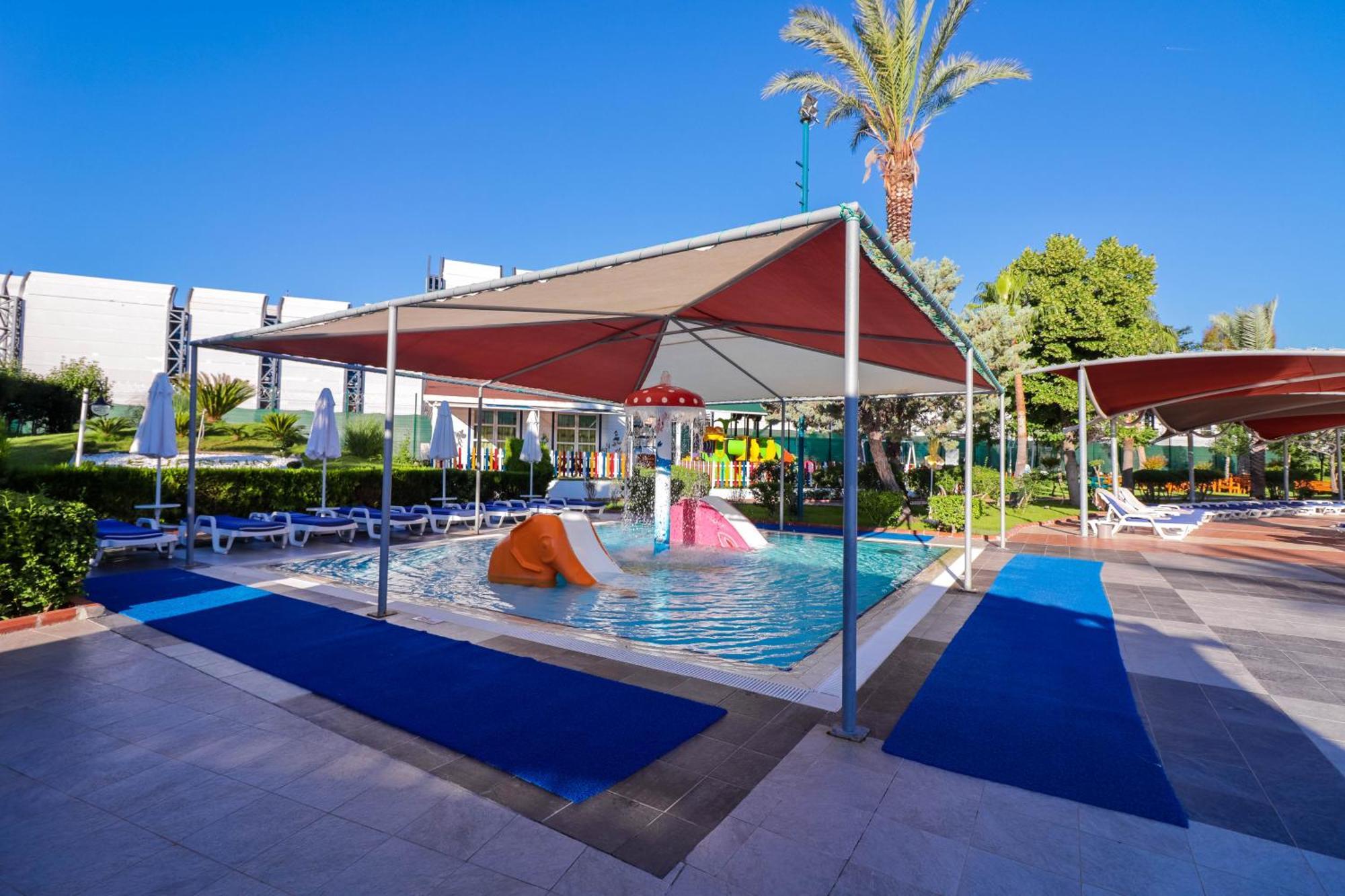 Queen'S Park Le Jardin Kemer Ngoại thất bức ảnh